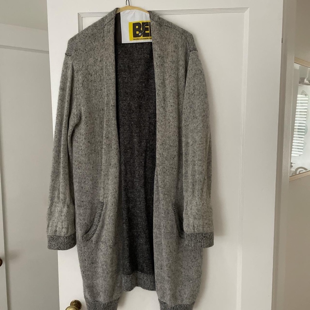 Scotch & Soda’s Maison Scotch grey longsleeve wool cardigan